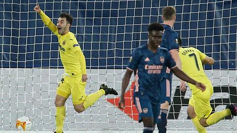 Manu Trigueros (l) vom FC Villarreal feiert sein Tor zum 1:0 gegen den FC Arsenal.