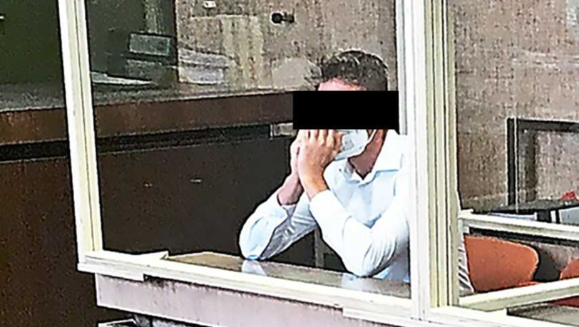 Der Angeklagte. Der Angeklagte.