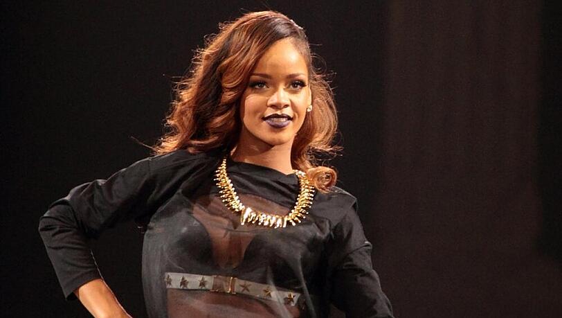 Für ihre Fans gibt Rihanna alles auf der Bühne Für ihre Fans gibt Rihanna alles auf der Bühne