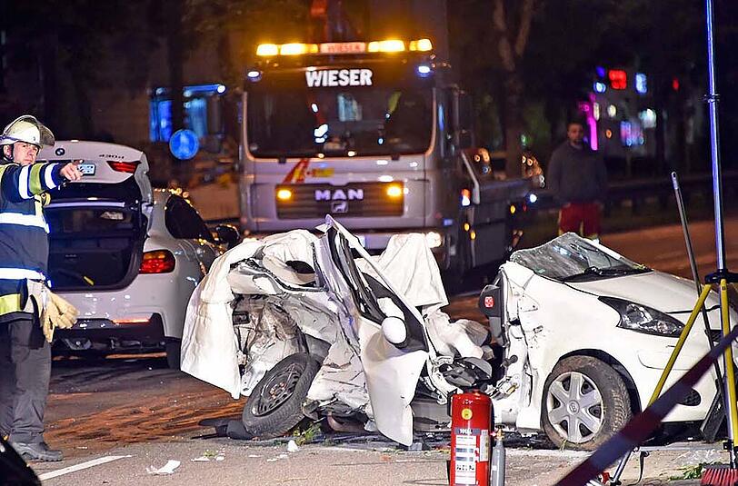 Schwerer Verkehrsunfall am Freitagabend in Laim - die Bilder.