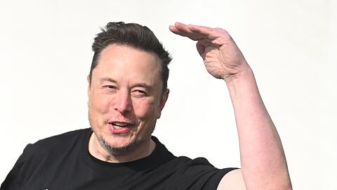 Wie genau Elon Musk jedem US-Kind eine SpaceX-Aktie schenken will, lie&szlig; er zun&auml;chst offen. (Archivbild)