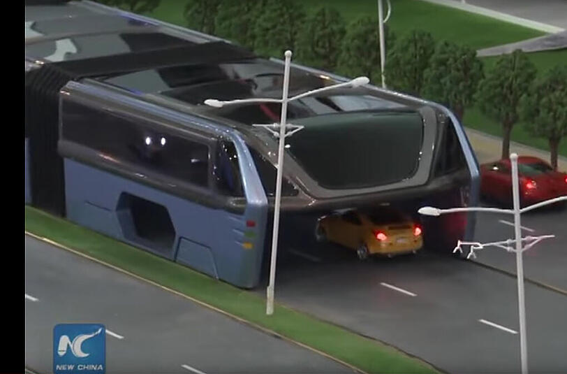 Sieht so die Zukunft des Öffentlichen Nahverkehrs aus? In Peking könnte dieser Bus schon bald fahren.