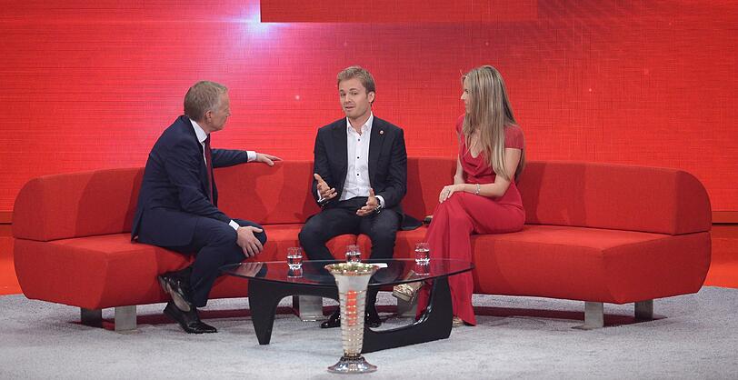 Das Schönste in seinem Leben sei seine Familie, sagte Nico Rosberg (Mitte) bei der ZDF-Spendengala.