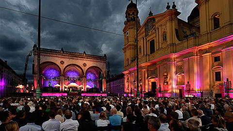 Der Himmel wird duster bei "Klassik am Odeonsplatz"
