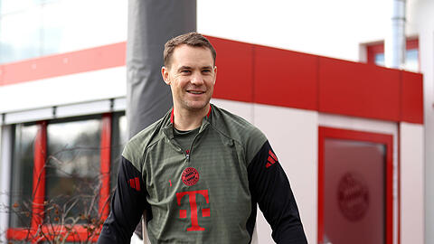 Voller Fokus auf Paris Saint-Germain: Manuel Neuer im Abschlusstraining an der Säbener Straße.