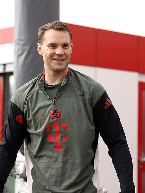 Voller Fokus auf Paris Saint-Germain: Manuel Neuer im Abschlusstraining an der Säbener Straße.