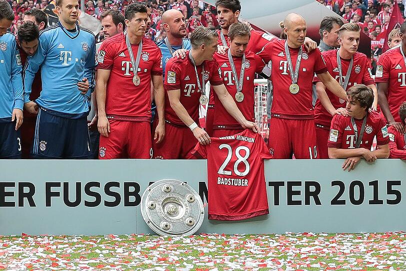 Konfetti, Bierduschen und Meisterschale: Die besten Bilder von der Bayern-Party aus der Allianz Arena!
