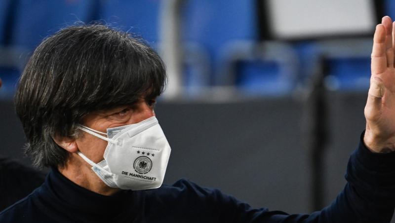 Steht nach der Pleite gegen Nordmazedonien erneut in der Kritik: Bundestrainer Joachim Löw.