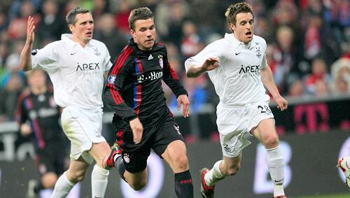 Torgarant im Uefa-Cup: Lukas Podolski (M.) Torgarant im Uefa-Cup: Lukas Podolski (M.)