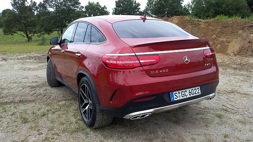 Das Heck macht's: Im Abgang gibt sich das neue Mercedes-Modell elegant statt bullig.