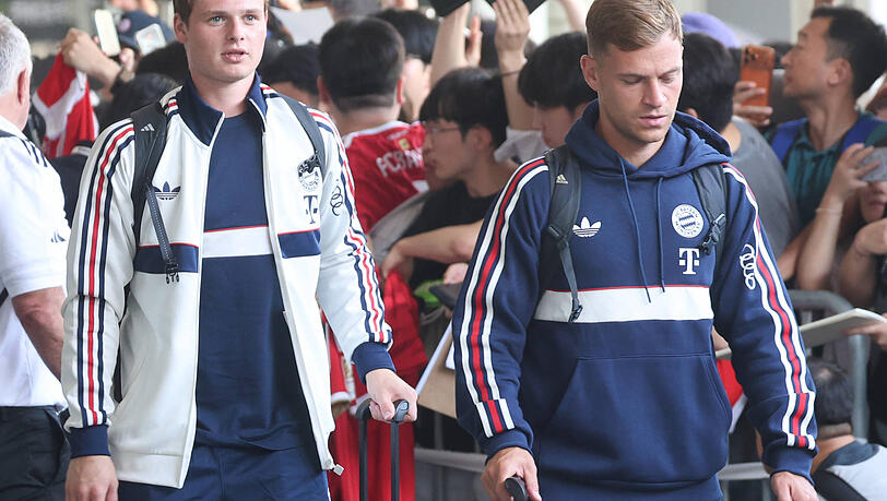 Auf Asien-Tour: Der FC Bayern um Jonas Urbig (l.) und Joshua Kimmich. Auf Asien-Tour: Der FC Bayern um Jonas Urbig (l.) und Joshua Kimmich.