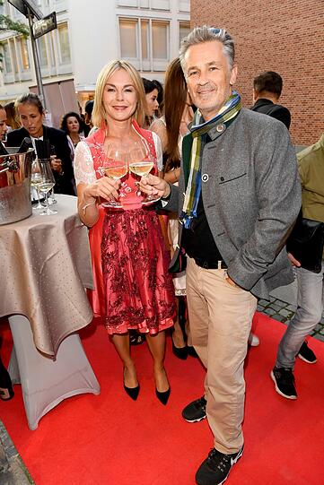 Saskia Valencia und Timothy Peach