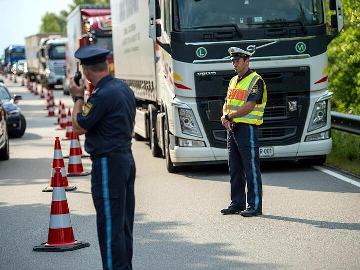 Grenzkontrollen an der deutsch-österreichischen Grenze bei Krichdorf.
