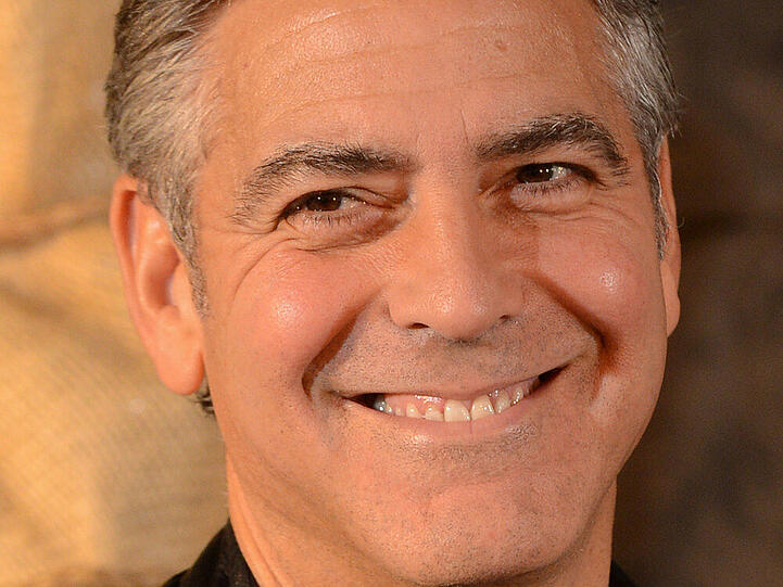 Welche Frau kann diesem Lächeln von George Clooney widerstehen?