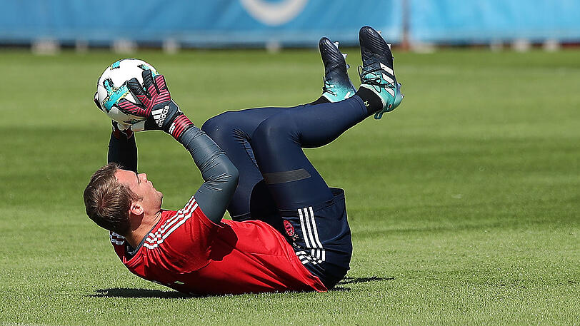 Auf dem Weg zurück ins Bayern-Tor: Manuel Neuer.