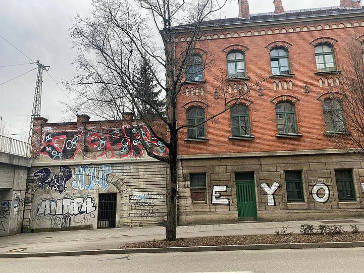 Das Gebäude von außen.