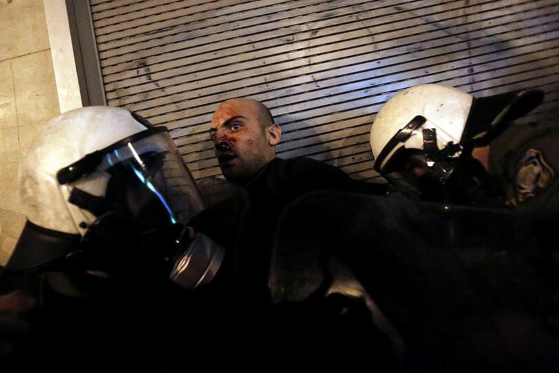 Am Mittwochabend kam es vor dem Parlament in Athen zu Ausschreitungen.