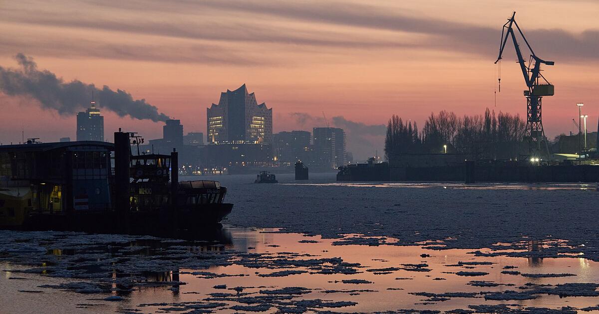 Leiche-in-Hamburg-aus-der-Elbe-geborgen
