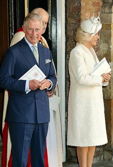 Am Nachmittag dann erschien er mit seiner Frau Camilla bei der Taufe von George.