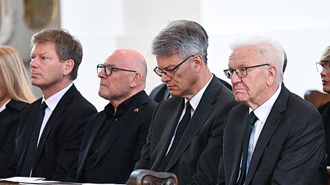 Baden-Württembergs Ministerpräsident Winfried Kretschmann (Grüne) sagte: "Die Bilder des Unglücks haben uns alle fassungslos gemacht."