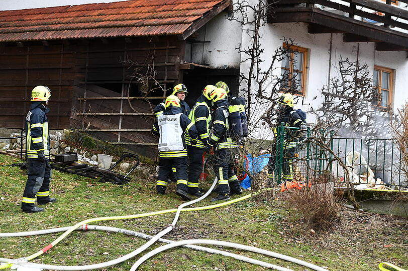 Der Sachschaden beträgt 35.000 Euro - die Ursache für den Kellerbrand ist derzeit noch unklar. Die Bilder vom Feuerwehreinsatz.