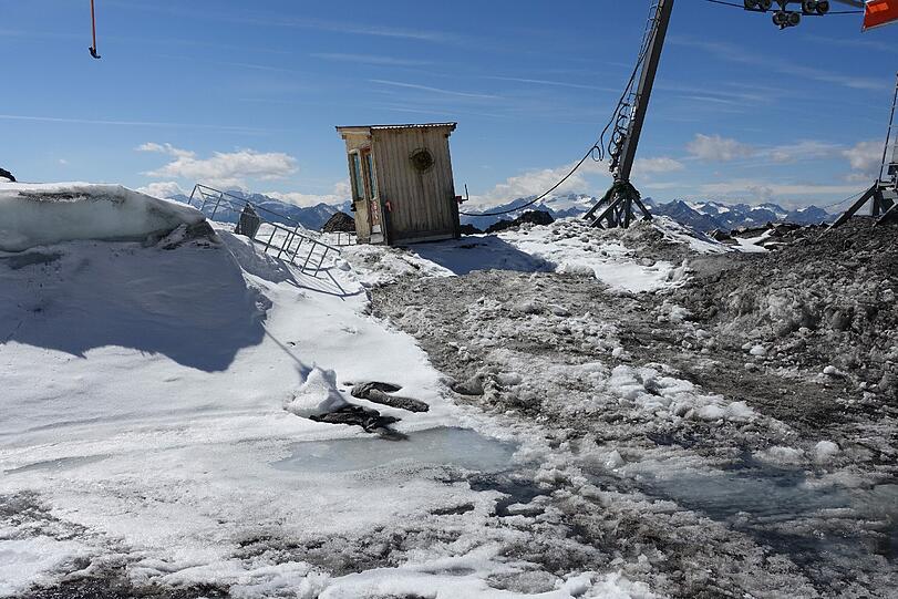 Im Sommer sehen die Skilifte am Windacher Ferner eher traurig aus.
