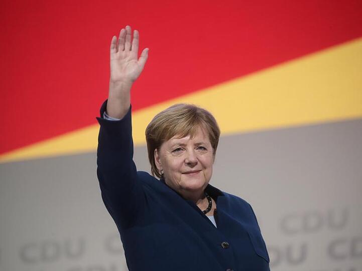 Kanzlerin Merkel hat die CDU in ihrer Abschiedsrede als Parteivorsitzende zu Zuversicht und Mut für die Zukunft aufgerufen.