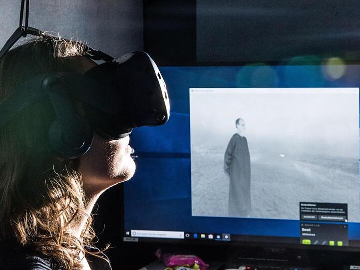 Eine virtuelle Reise zu Caspar David Friedrichs "Mönch am Meer" im Museum.