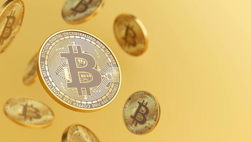 Bitcoin und ähnliche Kryptowährungen verzeichnen derzeit Höchststände. Doch wer investieren will, muss einiges bedenken.