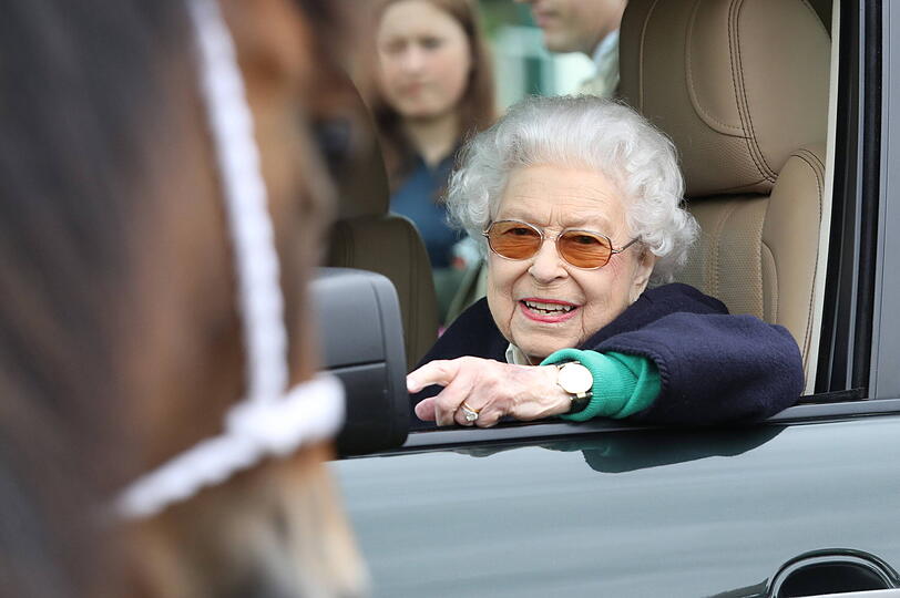 Die Begeisterung für Pferde ist Queen Elizabeth anzusehen.