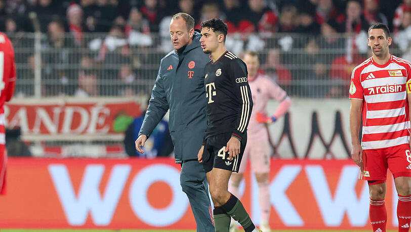 Aleksandar Pavlovic musste gegen Union Berlin vorzeitig vom Platz.