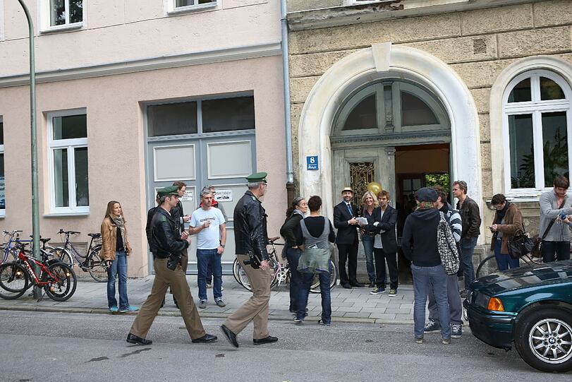 Goldgrund-Guerilla-Aktion: Künstler, Promis und Musiker besetzen ein leerstehendes Haus