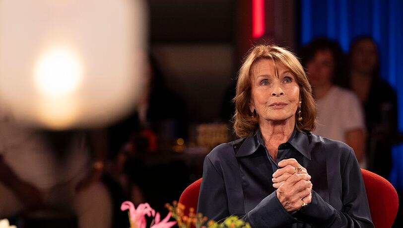 Senta Berger sprach im "Kölner Treff" über das Leben als Witwe. Senta Berger sprach im "Kölner Treff" über das Leben als Witwe.