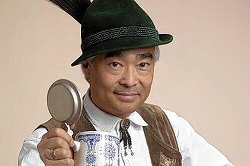 Der jodelnde Japaner: Takeo Ischi erlernte in Tokio das Jodeln. In Deutschland wurde er durch Auftritte im "Musikantenstadl" zum Star