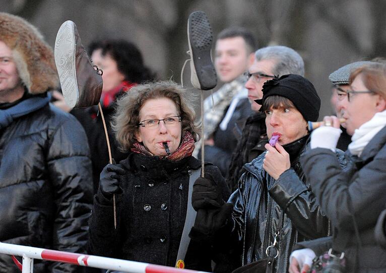 Proteste bei Wulffs Zapfenstreich - sehen Sie hier die Bilder...