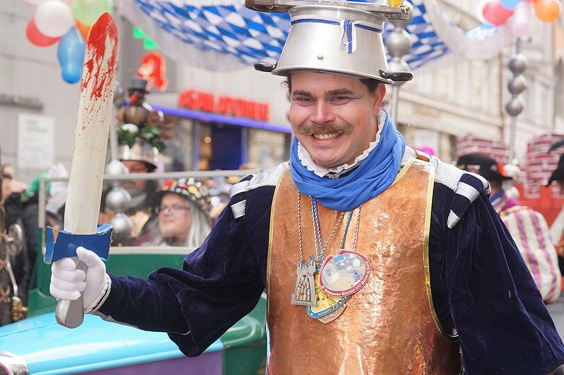 Weitere Bilder vom Faschingsumzug der "Damischen Ritter" in München am 08. Februar 2015.