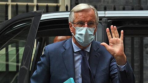 Der Chefunterhändler der Europäischen Union für den Brexit, Michel Barnier, trifft in der 10 Downing Street ein.
