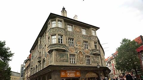 Seit 80 Jahren behauptet sich der Herrenausstatter Hillenbrand in der Altstadt - erfolgreich. Zum Jubiläum gibt's 25 Prozent auf alles.