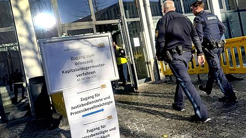 Mehr als vier Jahre nach dem Zusammenbruch von Wirecard hat vor dem Bayerischen Obersten Landesgericht das Kapitalanleger-Musterverfahren in der Wappenhalle in München begonnen.