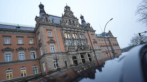 Der Prozess gegen die mutma&szlig;lichen Mitglieder einer rechtsextremistischen Terrorzelle soll im Hamburger Strafjustizgeb&auml;ude stattfinden. (Archivbild)