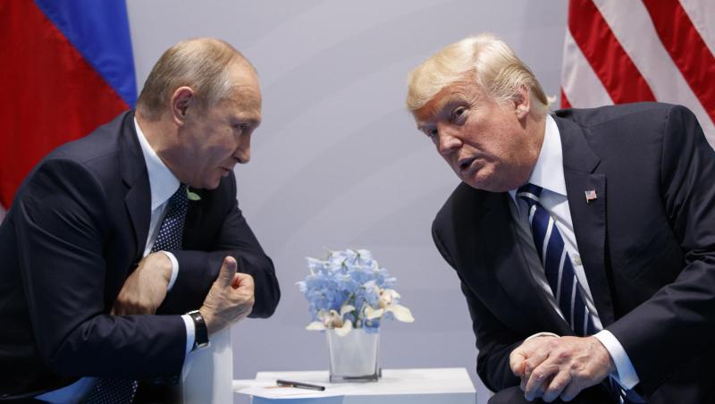 Wladimir Putin und Donald Trump 2017 während des G20-Gipfels in Hamburg. Wladimir Putin und Donald Trump 2017 während des G20-Gipfels in Hamburg.