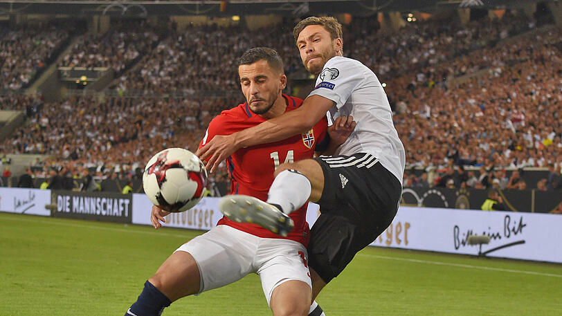 JONAS HECTOR: NOTE 3 - Der Linksverteidiger vom 1. FC Köln macht demnächst sein erstes Europacupspiel, in Länderspiel Nummer 34 legte er vor dem 1:0 clever auf Özil ab.