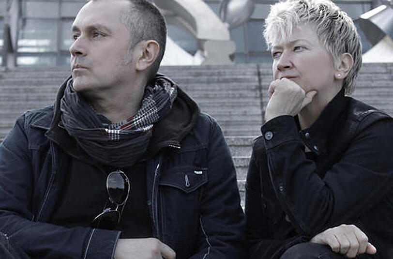 Anne Clark mit ihrem musikalischen Partner herrB.