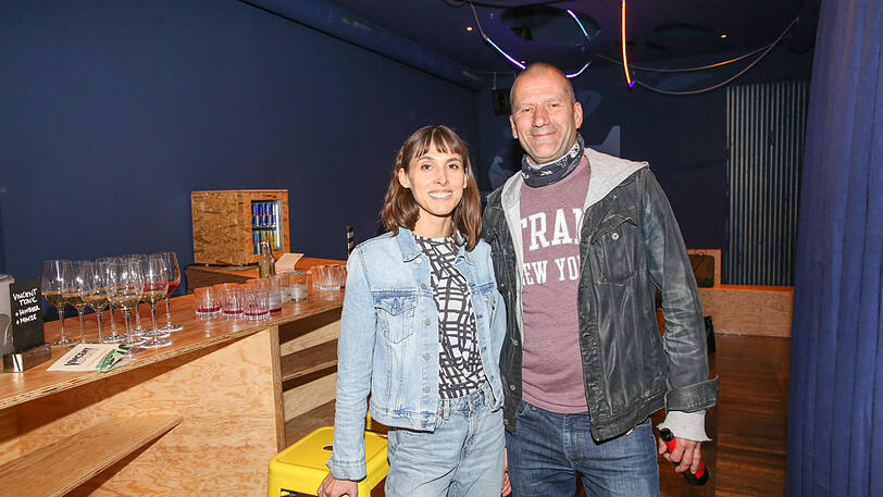 Lissie Kieser und Michi Kern in ihrer Amore-Bar.