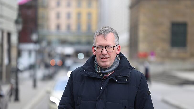 In München kleben sich Klimaschützer gerne fest. Jürgen Mindel will sich mit der Automesse IAA trotzdem in der Innenstadt ausbreiten. In München kleben sich Klimaschützer gerne fest. Jürgen Mindel will sich mit der Automesse IAA trotzdem in der Innenstadt ausbreiten.