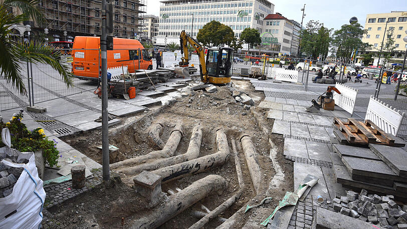 Ältere Bilder von der Stachus-Baustelle. Sie wird wahrscheinlich den ganzen Sommer über dauern.