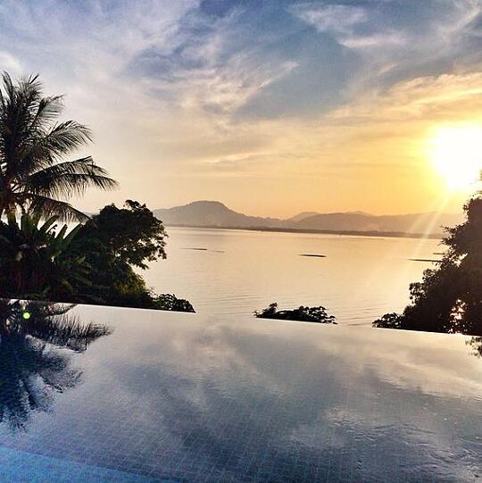 Sylvie Meis Aussicht auf ihren Infinity-Pool in Thailand