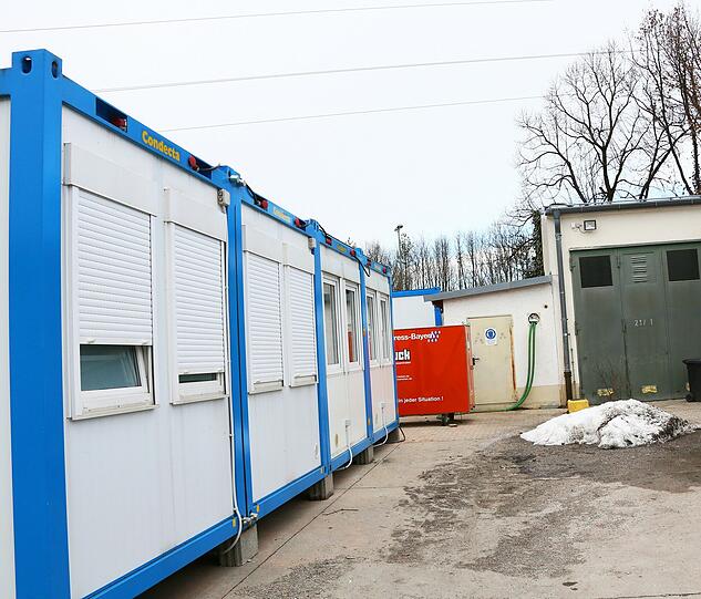 Die Sprechzimmer sind in Containern untergebracht.