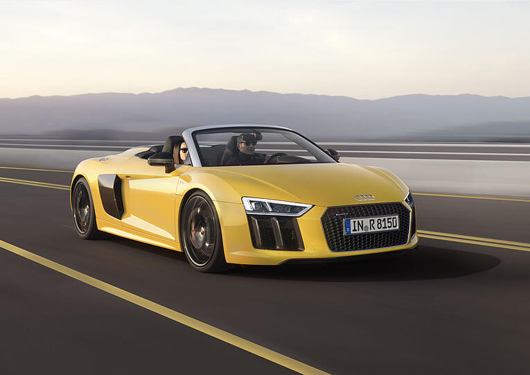 Quattro-Antrieb und kein Dach über dem Kopf: Der R8 Spyder kostet ab 179 000 Euro.