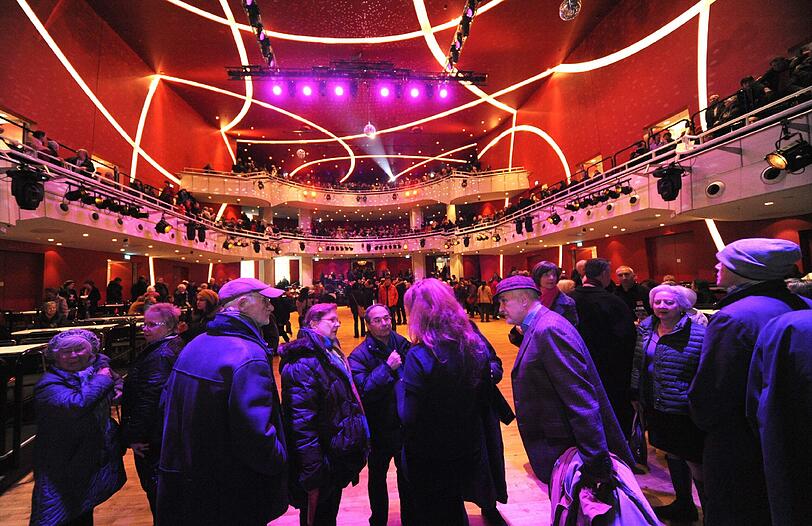 Am Tag der offenen Tür konnten sich die Münchner ein Bild vom neu renovierten Theater machen. Als erstes fiel dabei natürlich...